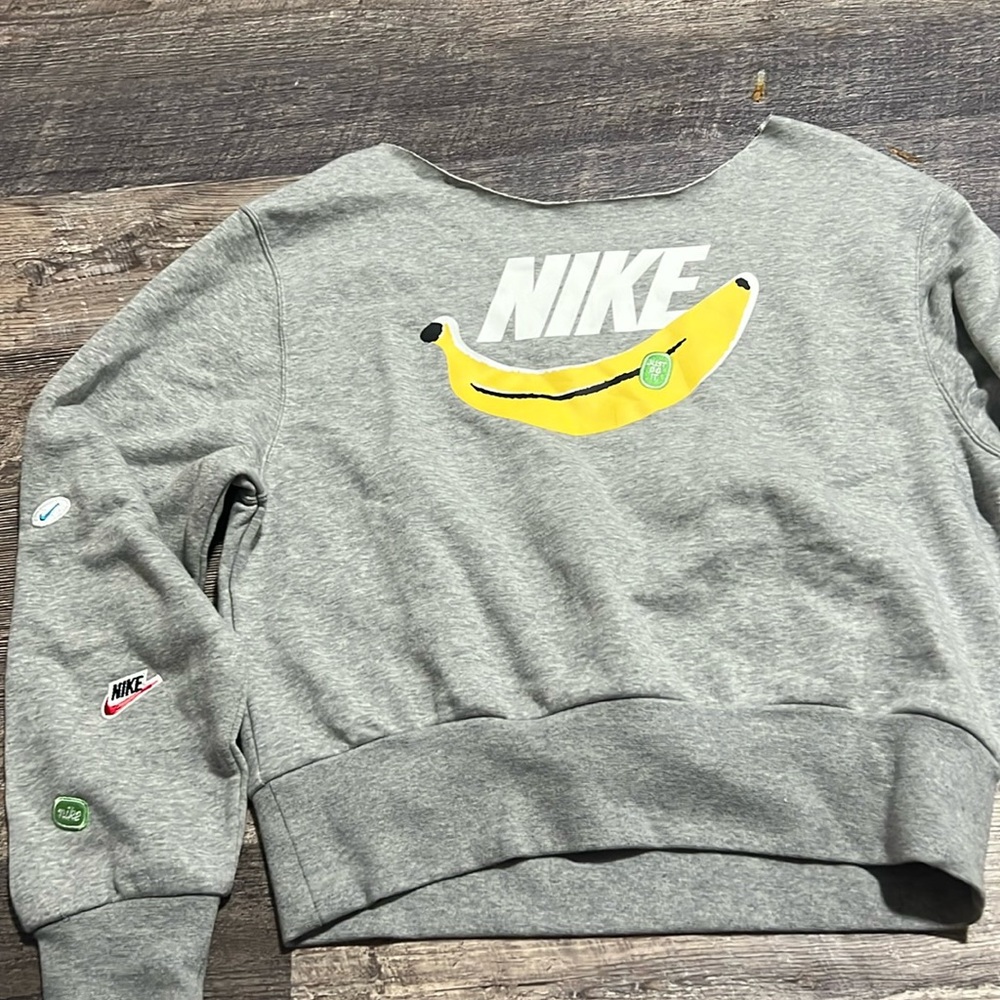 Women’s Small grey Nike crewneck